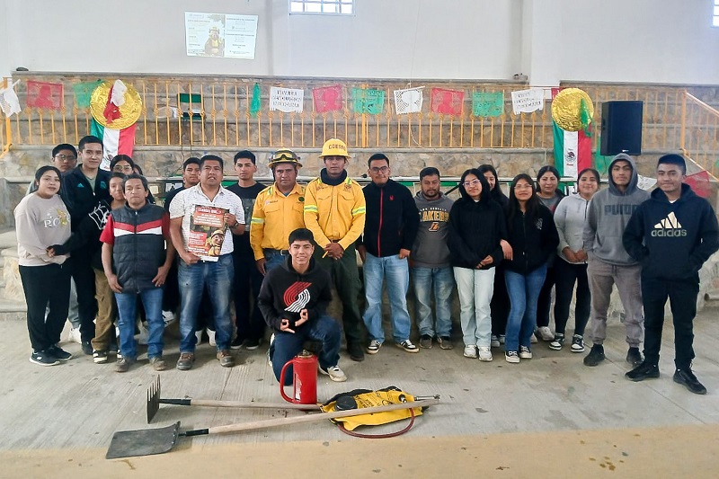 Capacita Coesfo sobre el uso responsable del fuego a personas comuneras de San Juan Quiotepec