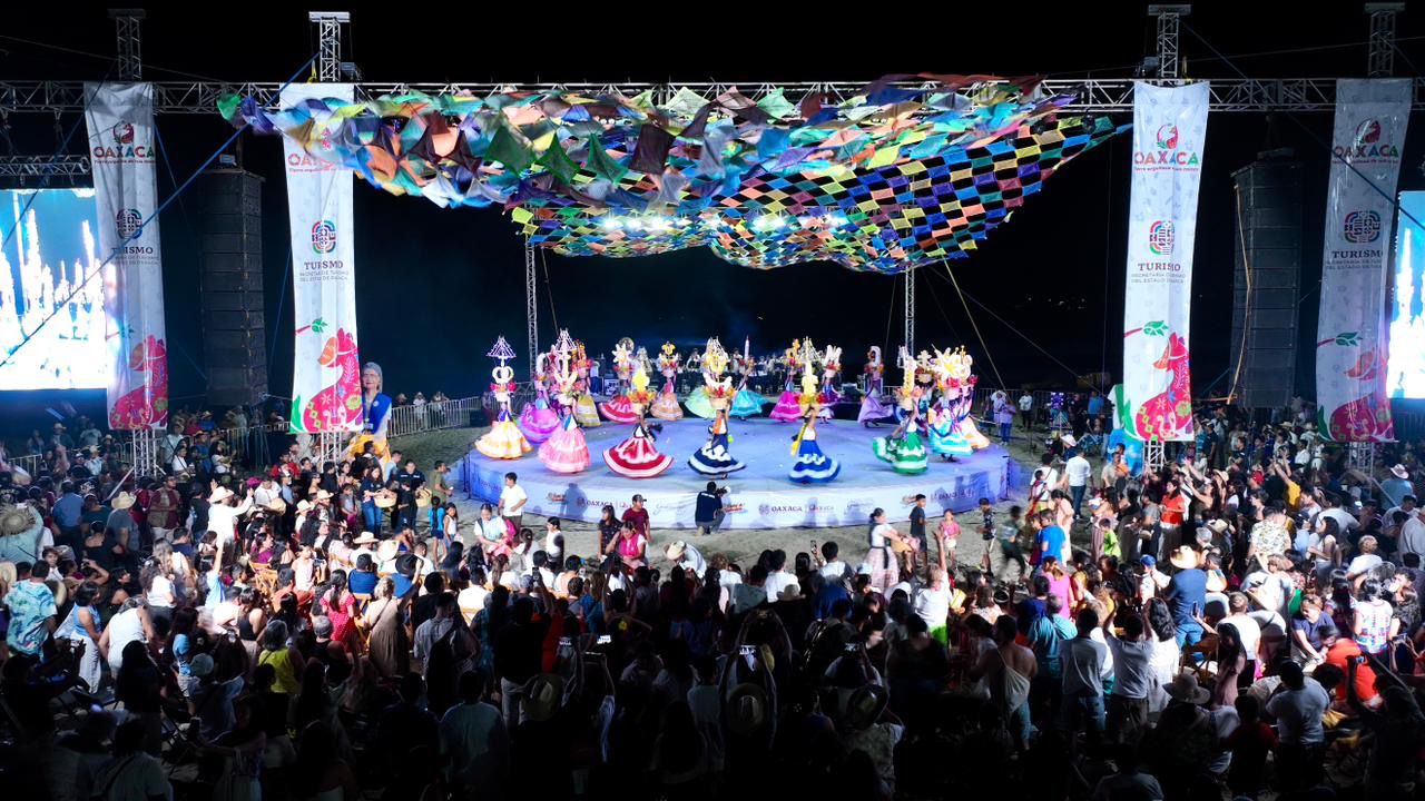 La Costa de Oaxaca vivió una fiesta de hermandad con la Guelaguetza del Mar 2025