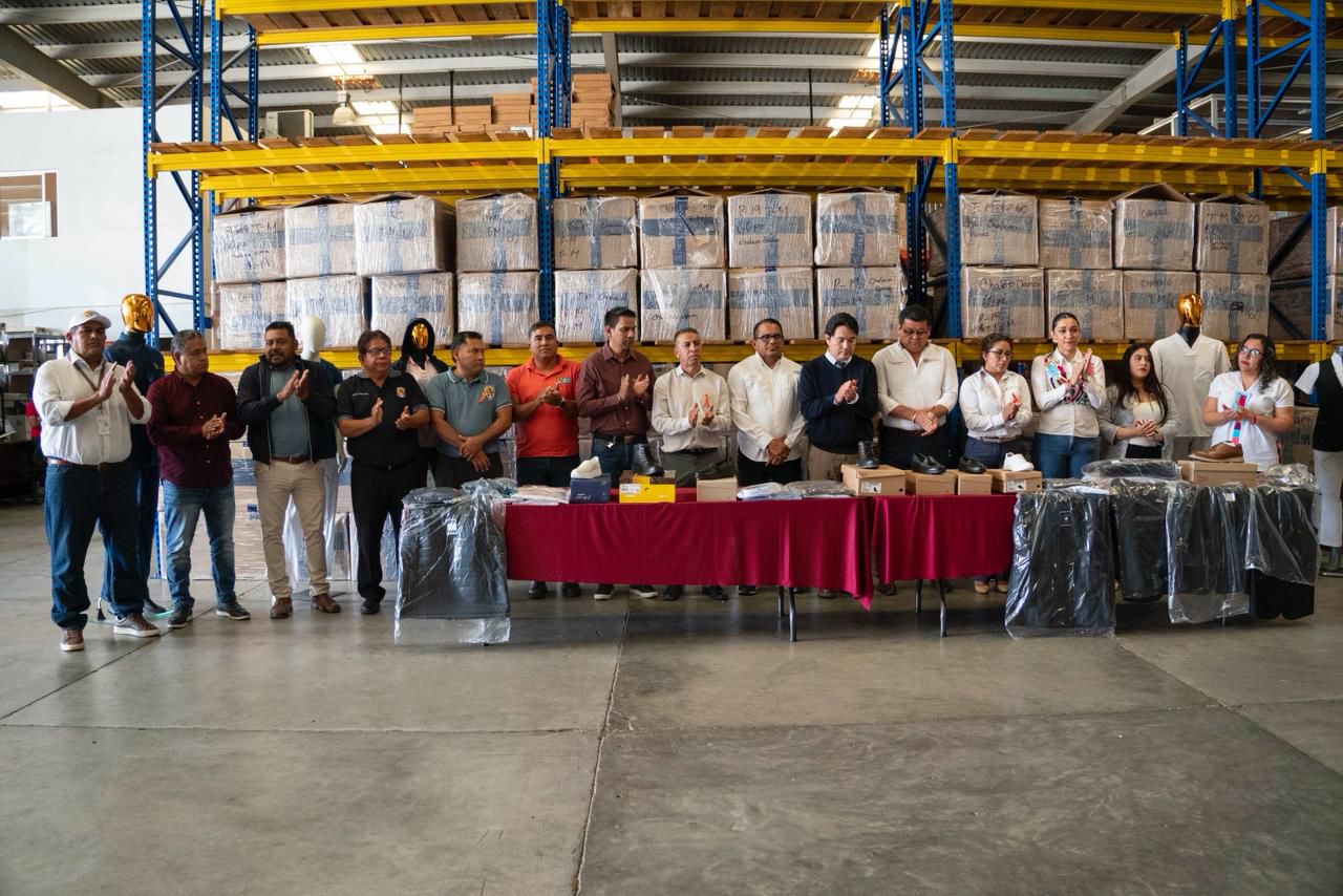 Inician distribución de uniformes al personal de SSO e IMSS-Bienestar