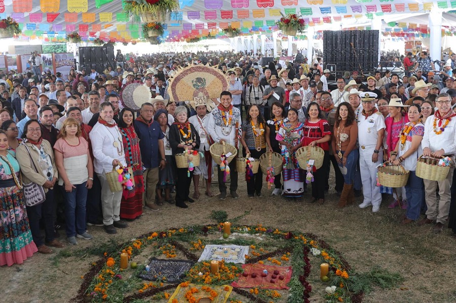 Honra Gobernador de Oaxaca a guardianes de semillas nativas en Feria Nacional de la Agrobiodiversidad