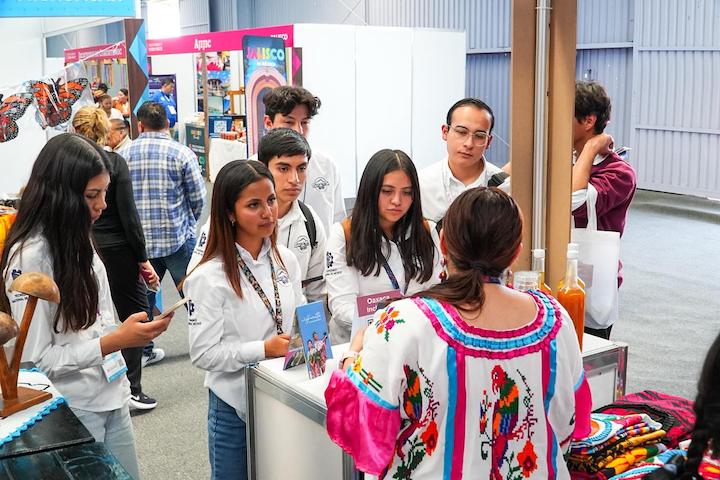 Oaxaca se posiciona en el mercado turístico durante el Tianguis Nacional de Pueblos Mágicos 2025