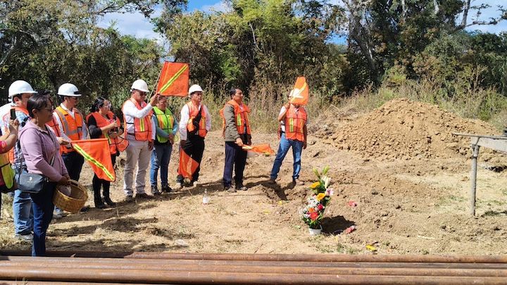 Inicia Ceabien rehabilitación del sistema de agua potable de San Agustín Yatareni