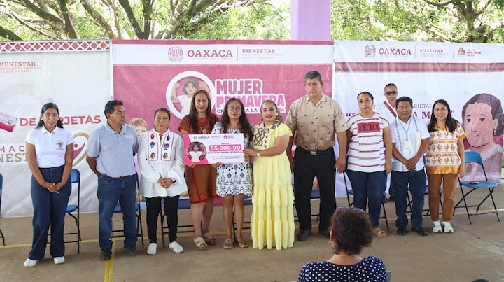 Con entrega de apoyos, Sebienti impulsa autonomía financiera de las mujeres de Putla Villa de Guerrero