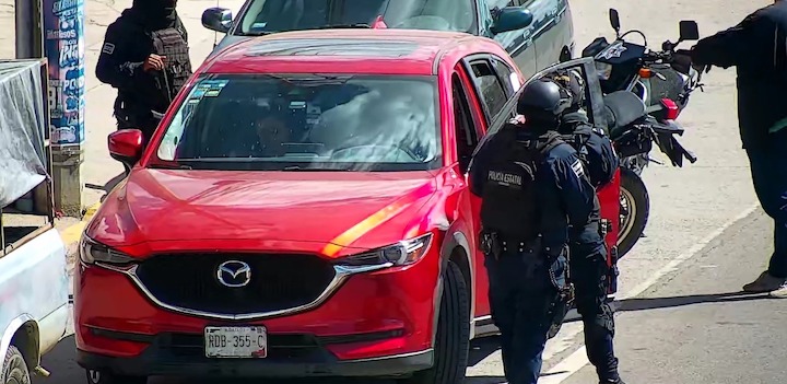 Asegura Policía Estatal vehículo con reporte de robo en Santa Rosa Panzacola