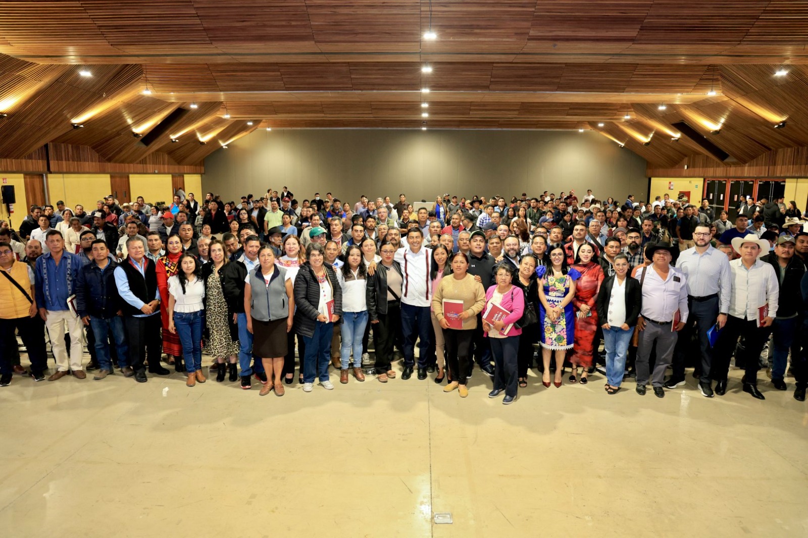 Ofrece Gobierno de Salomón Jara trabajo directo a autoridades municipales de SNI para alcanzar el desarrollo de Oaxaca