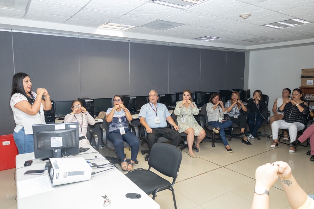 Fomenta Gobierno de Oaxaca inclusión y atención digna con talleres de Lenguas de Señas Mexicanas a funcionariado público