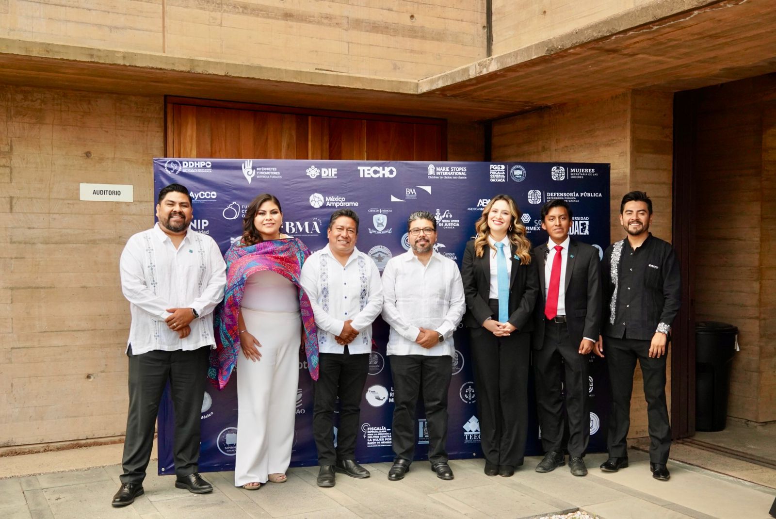 Expone Consejería Jurídica resultados de Primavera Oaxaqueña a egresados en Derecho de la Fundación 100xOaxaca