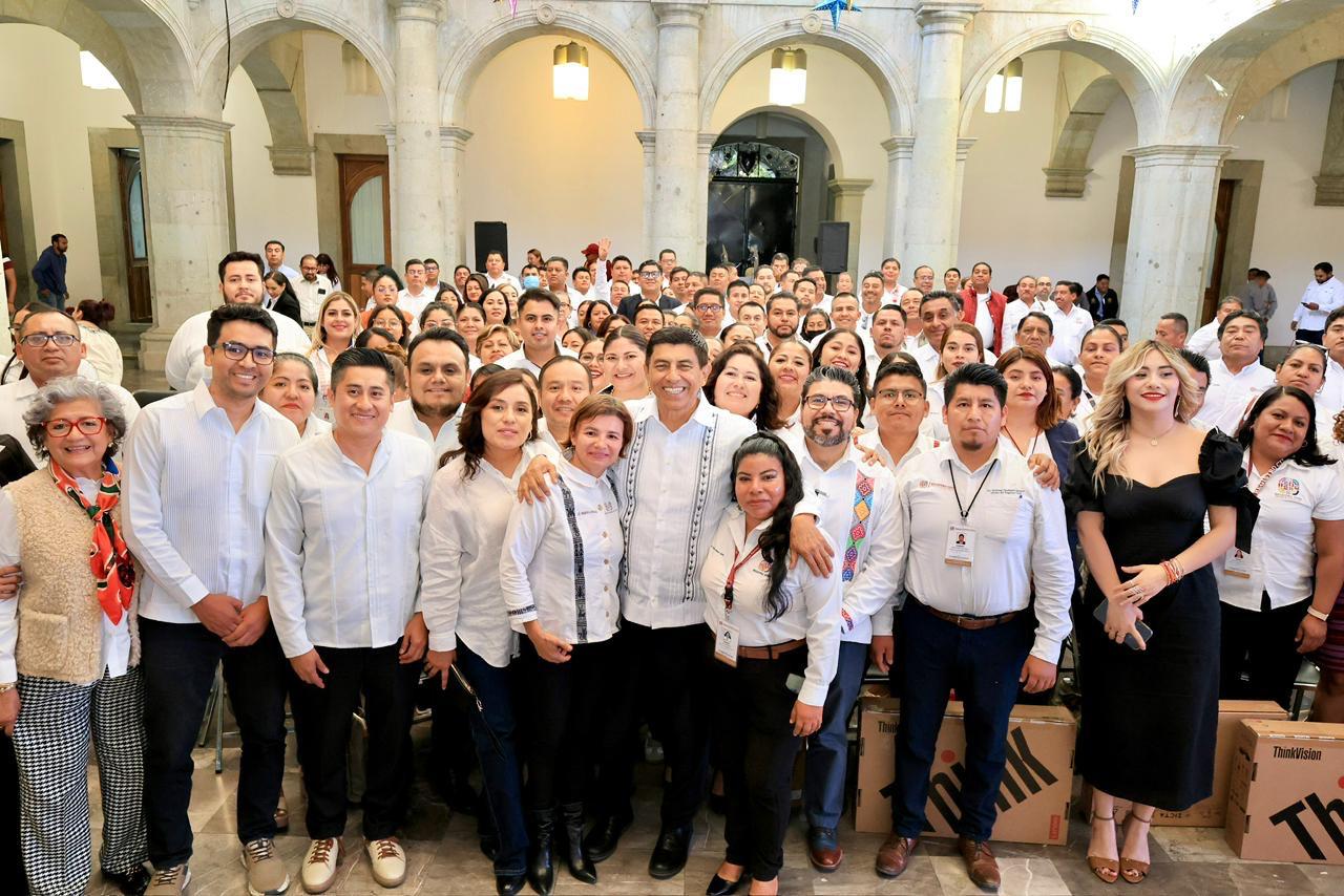 Con más de 11 mdp, Salomón Jara equipa y moderniza las 158 oficialías del Registro Civil
