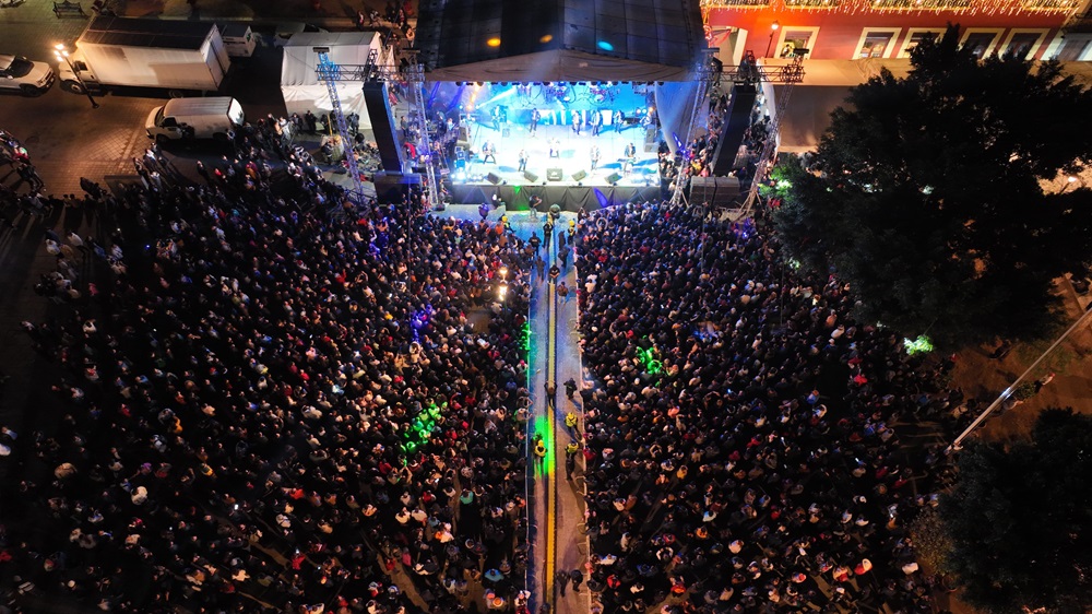 Vibra Alameda de León con 8 mil personas asistentes a conciertos musicales de Noche de Rábanos: Sectur Oaxaca