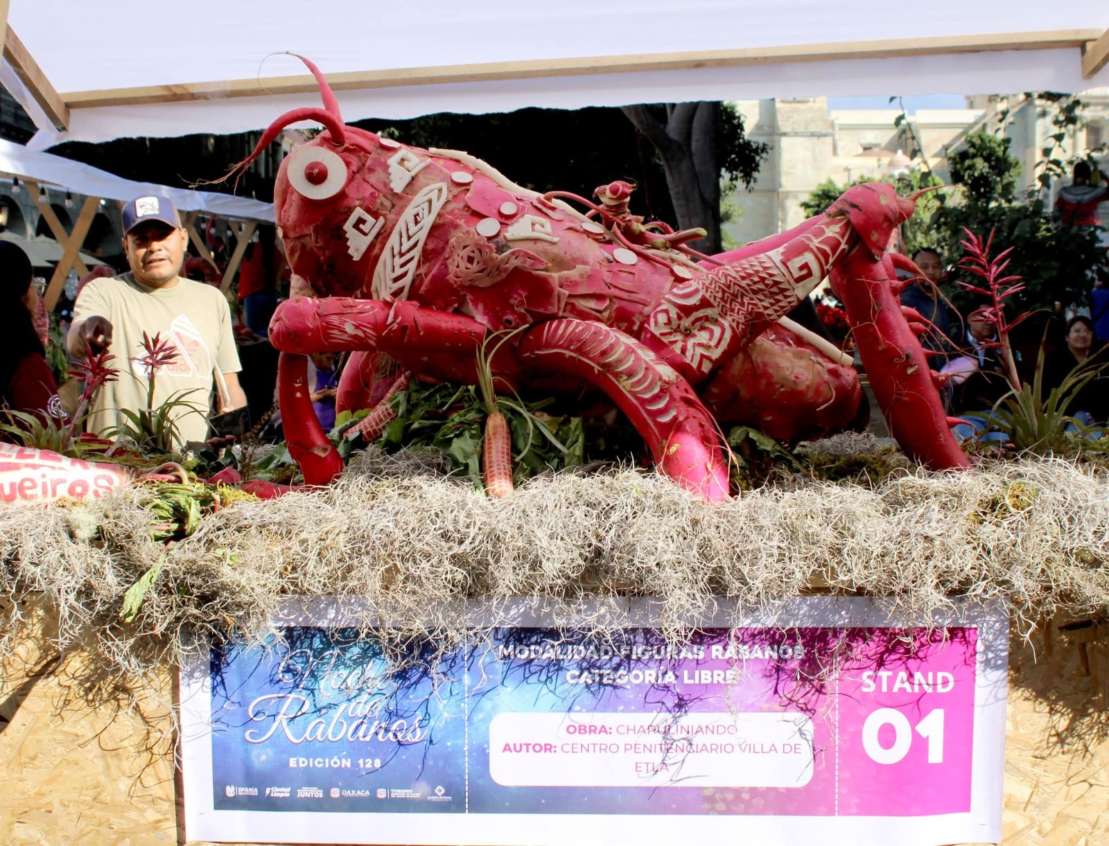 Muestran Personas Privadas de su Libertad talento y creatividad en la Noche de Rábanos 2025