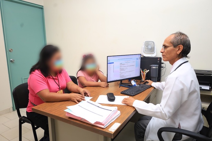 Otorgan unidades de salud de Oaxaca más de 68 millones de servicios médicos gratuitos en 2025