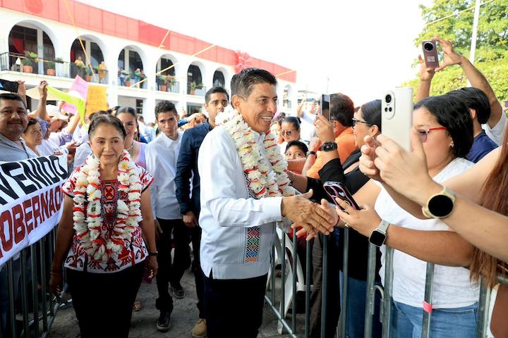 Gobierno de Salomón Jara da resultados en la Cuenca del Papaloapan con acciones en campo, salud, caminos y apoyos sociales