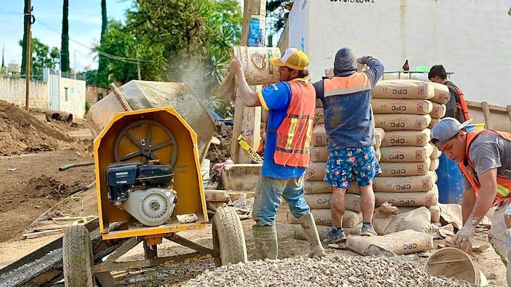 Avanza Ceabien en construcción de drenaje sanitario en San Jacinto Amilpas