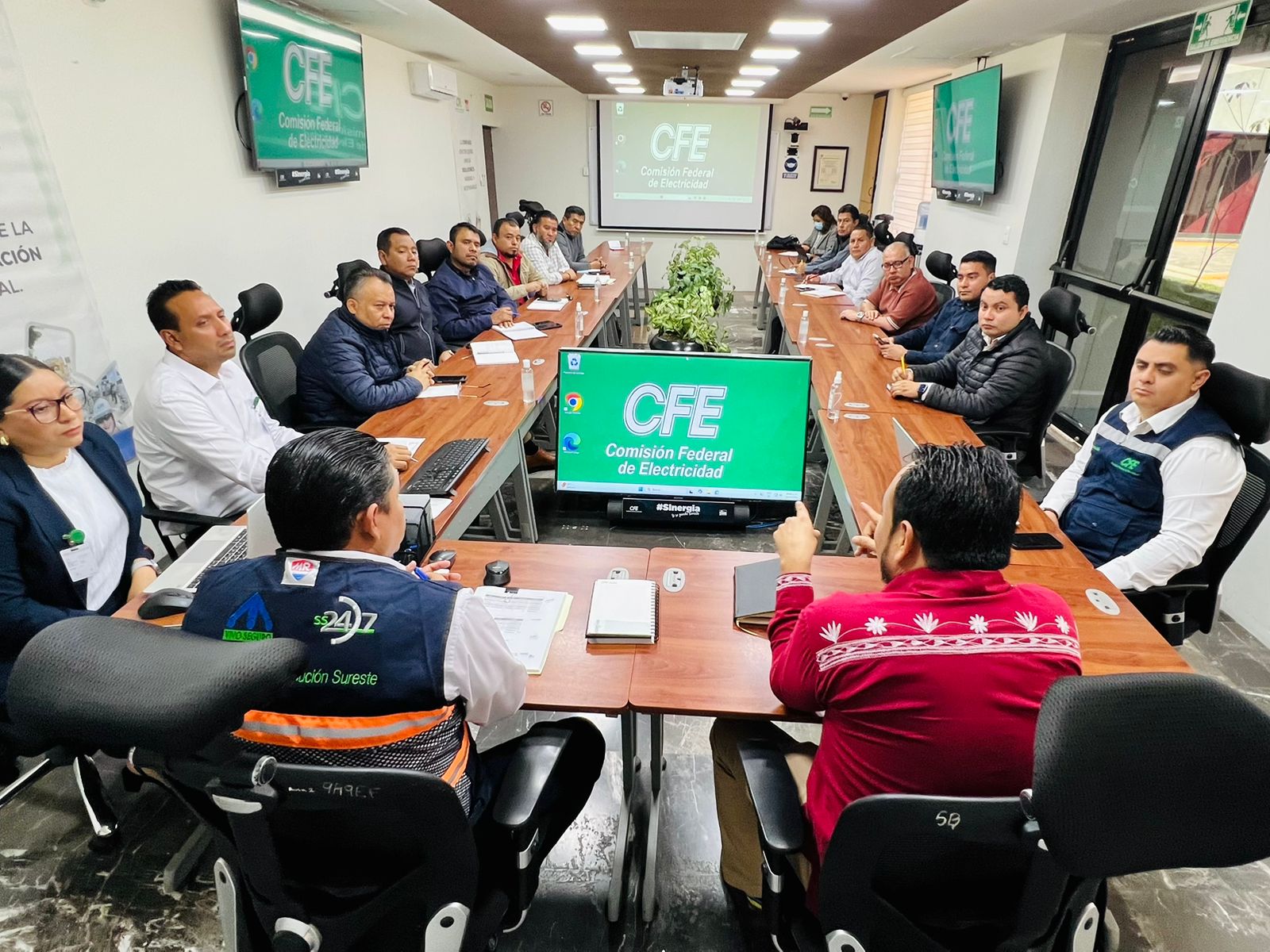 IEEPO y CFE dan seguimiento a acuerdo interinstitucional para garantizar suministro y pago de energía eléctrica en escuelas de Oaxaca