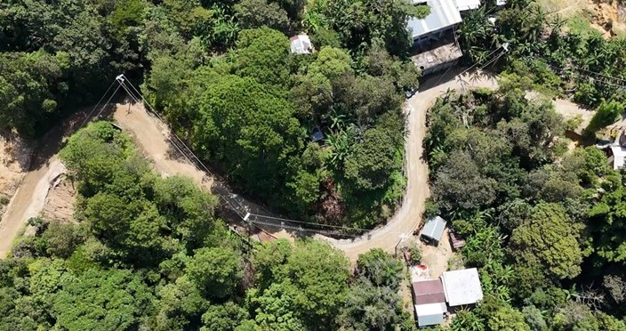 Amplía Gobierno del Estado red de energía eléctrica en San Baltazar Loxicha