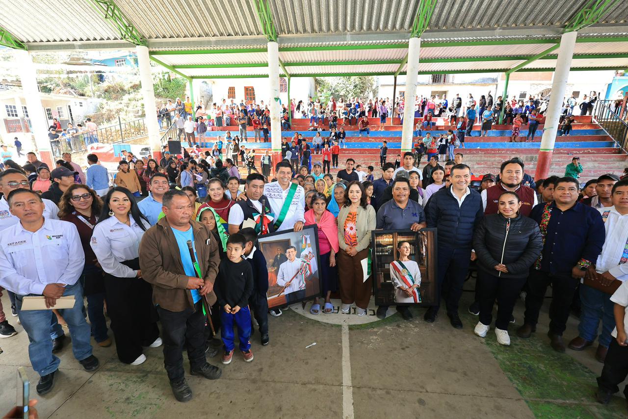 Prioriza Salomón Jara construcción de camino en Santa Catarina Xanaguía para agilizar la movilidad