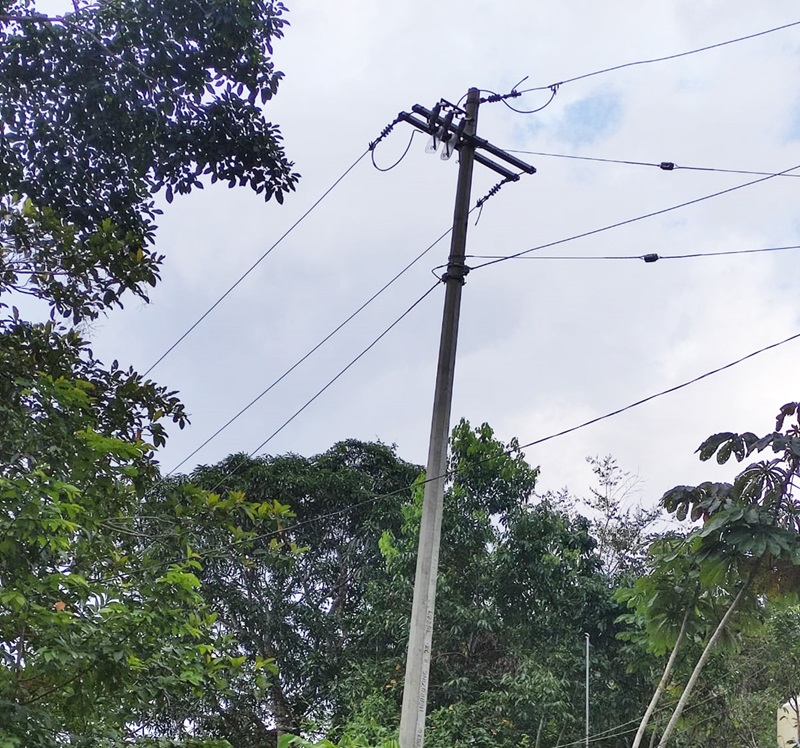 Amplía SIC más de 2 kilómetros la red eléctrica en San Miguel del Puerto