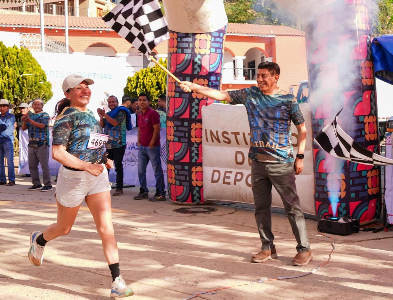 Asiste Salomón Jara a la inauguración de los juegos deportivos en San Melchor Betaza que fomentan vida saludable y participación comunitaria