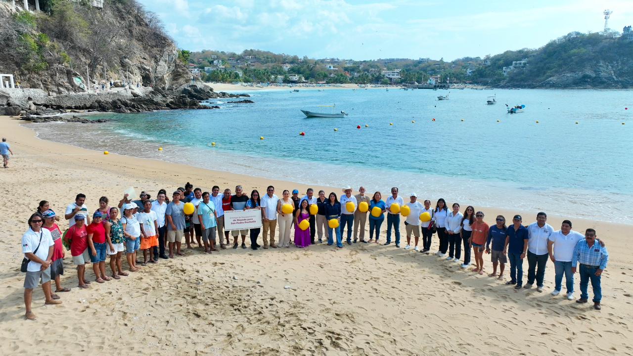Entrega Sectur Oaxaca equipamiento de boyado en la costa oaxaqueña que mejora la seguridad de turistas