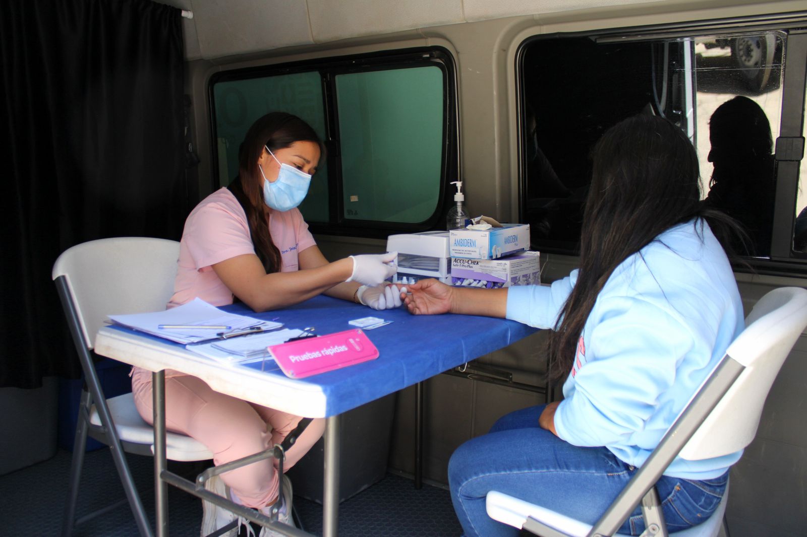 Despliega Gobierno de Oaxaca 114 brigadas de Caravana Estatal de Salud Ve’e Tata que llevan atención médica a cada casa
