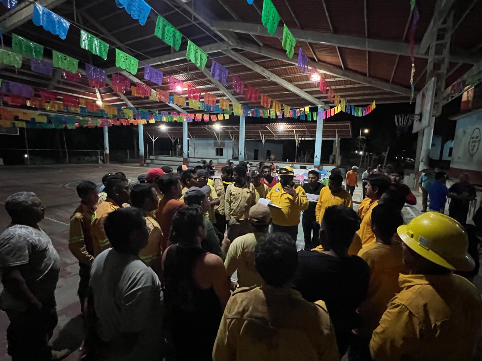 Logra Coesfo avance decisivo para sofocar incendio forestal en San Miguel del Puerto