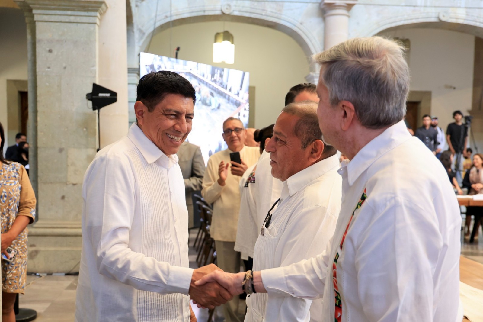 Establece Salomón Jara compromisos con sector empresarial para consolidar a Oaxaca como polo de inversión