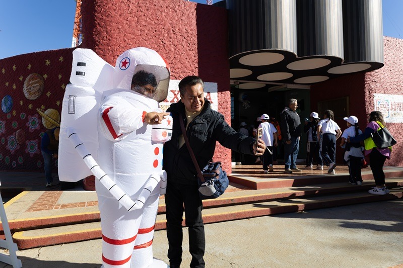 Impulsa Secretaría de Administración aprendizaje científico infantil