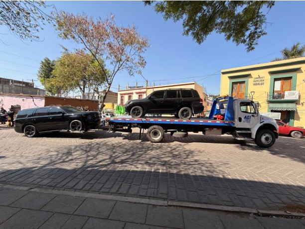 Aseguran Gabinete de Seguridad y FGEO dos camionetas blindadas que no cuentan con permisos federales