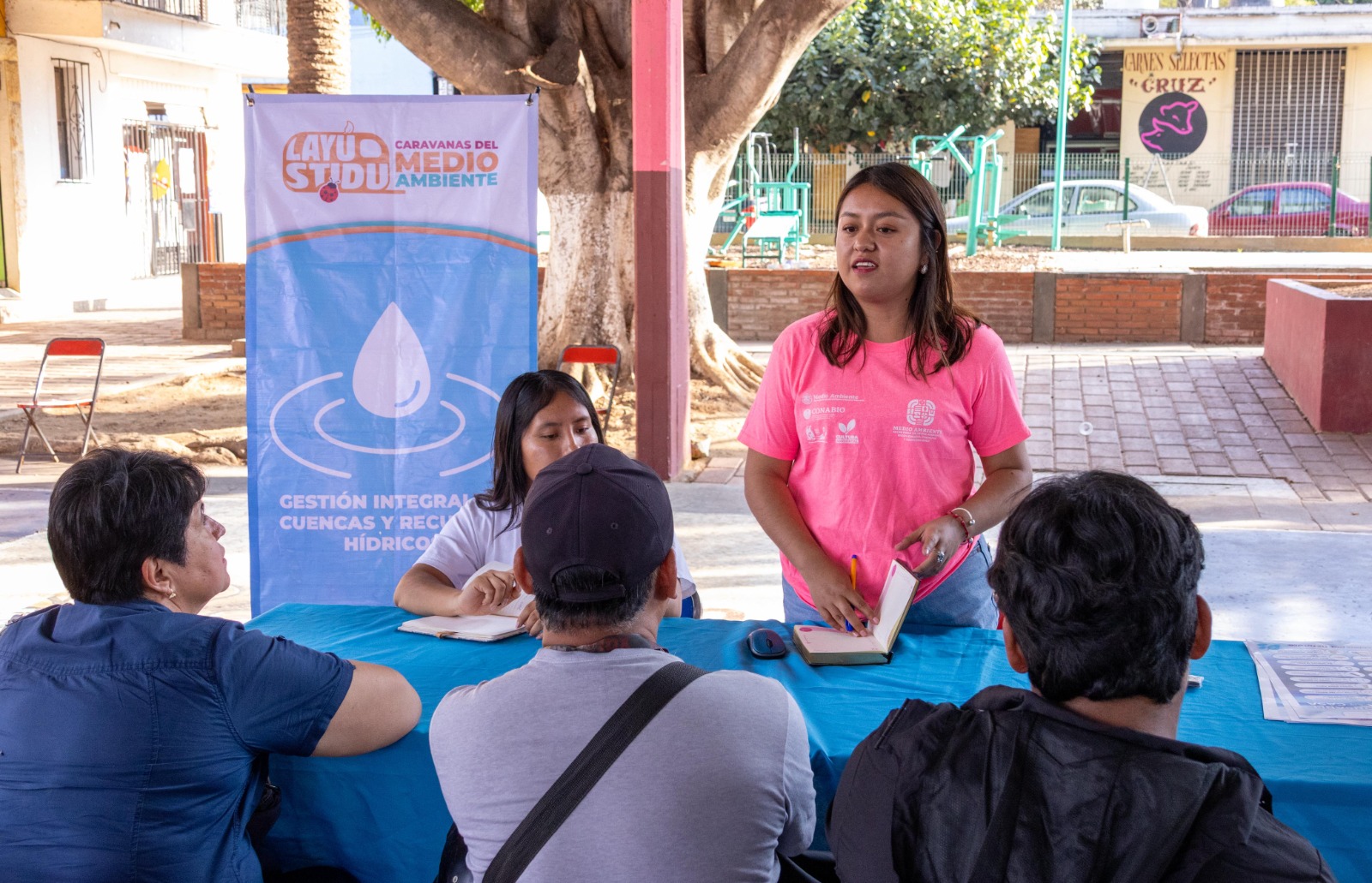 Concientizan a habitantes de San Juan Chapultepec sobre el cuidado ambiental