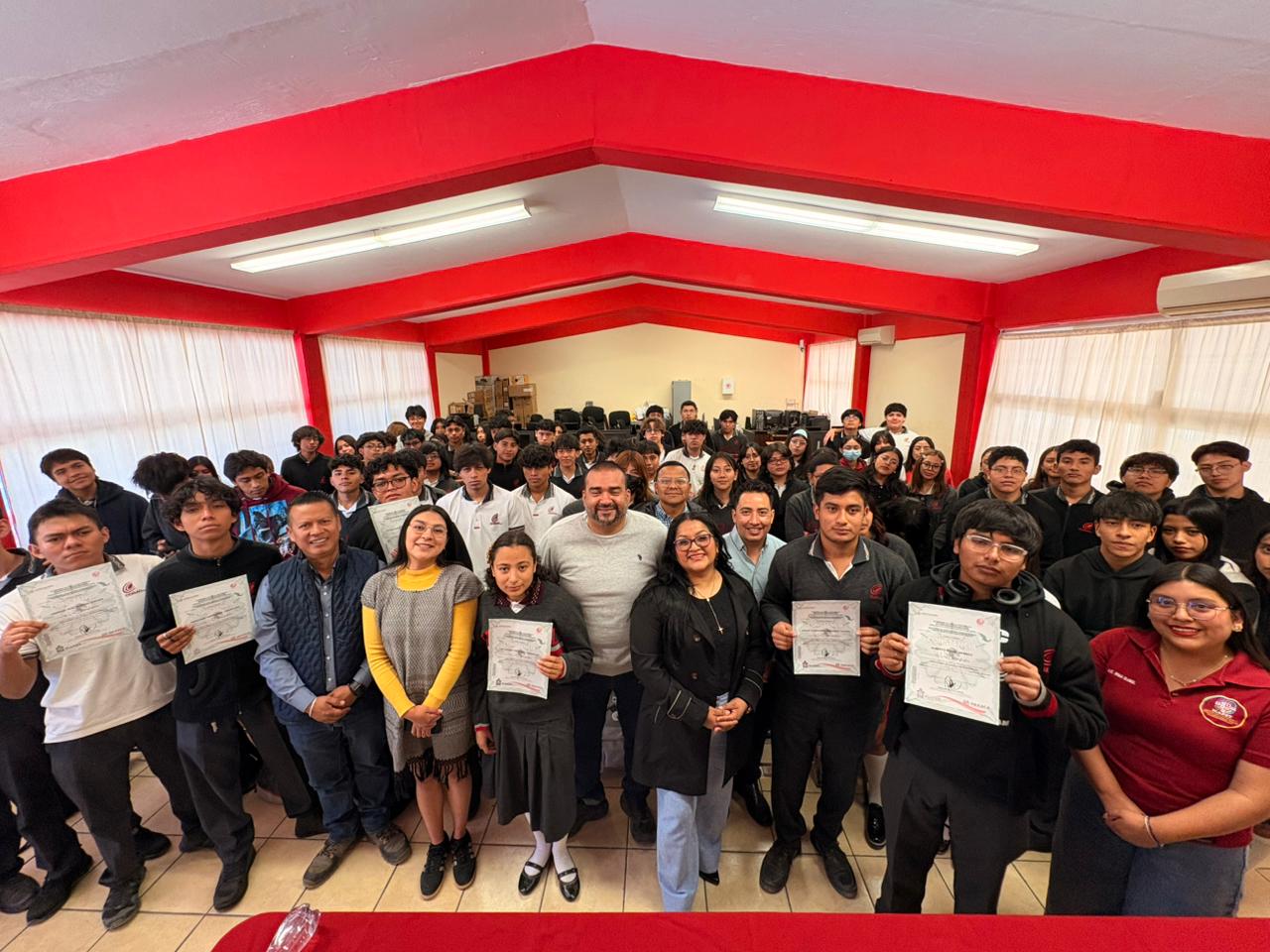 Fortalece Icapet formación académica y desarrollo en Oaxaca