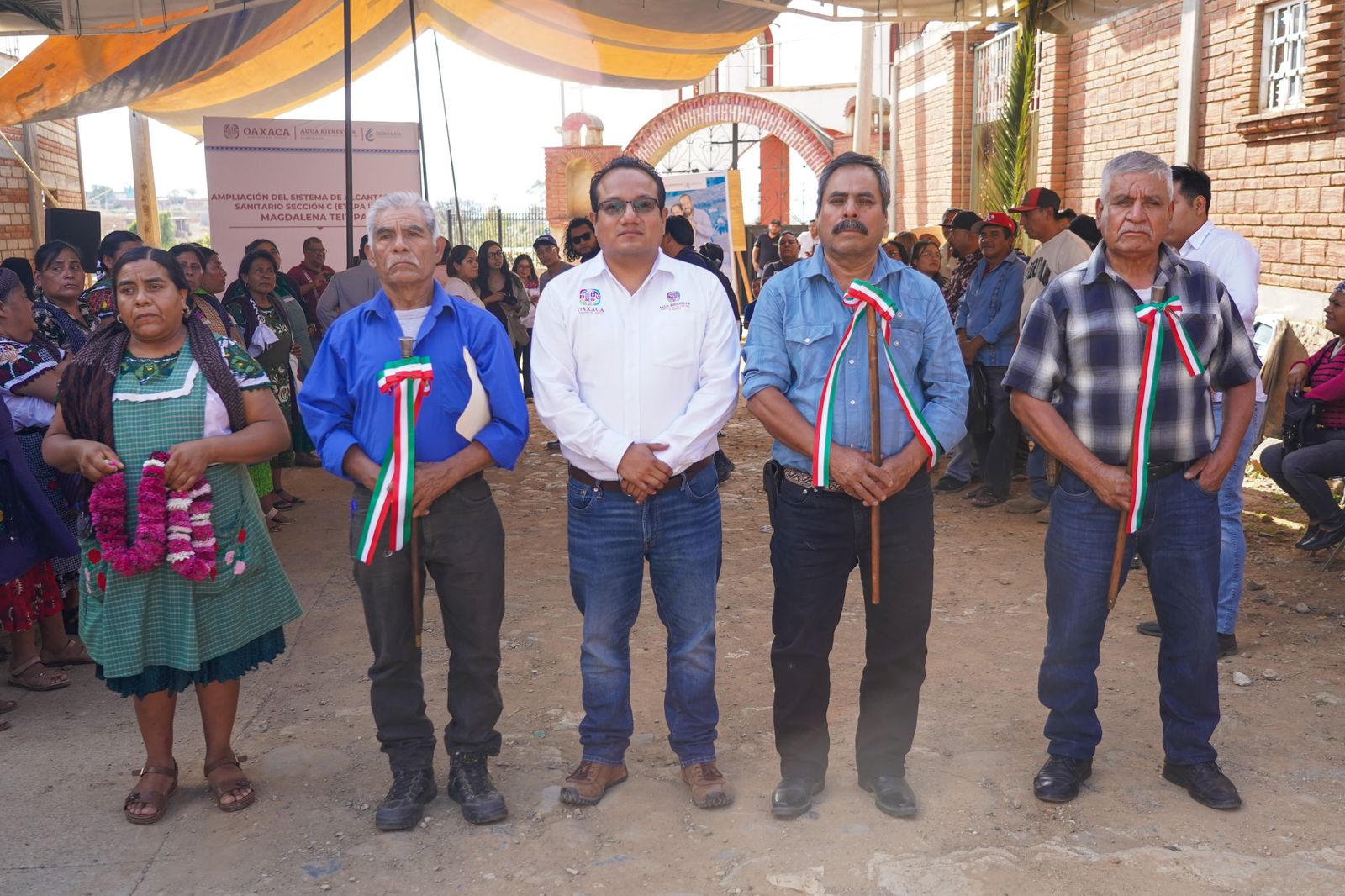 Entrega Ceabien ampliación del sistema de alcantarillado sanitario en Magdalena Teitipac