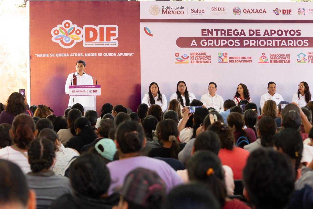 Compromiso cumplido, otorga Gobierno Estatal apoyos a más de mil habitantes de la Zona Metropolitana de Oaxaca