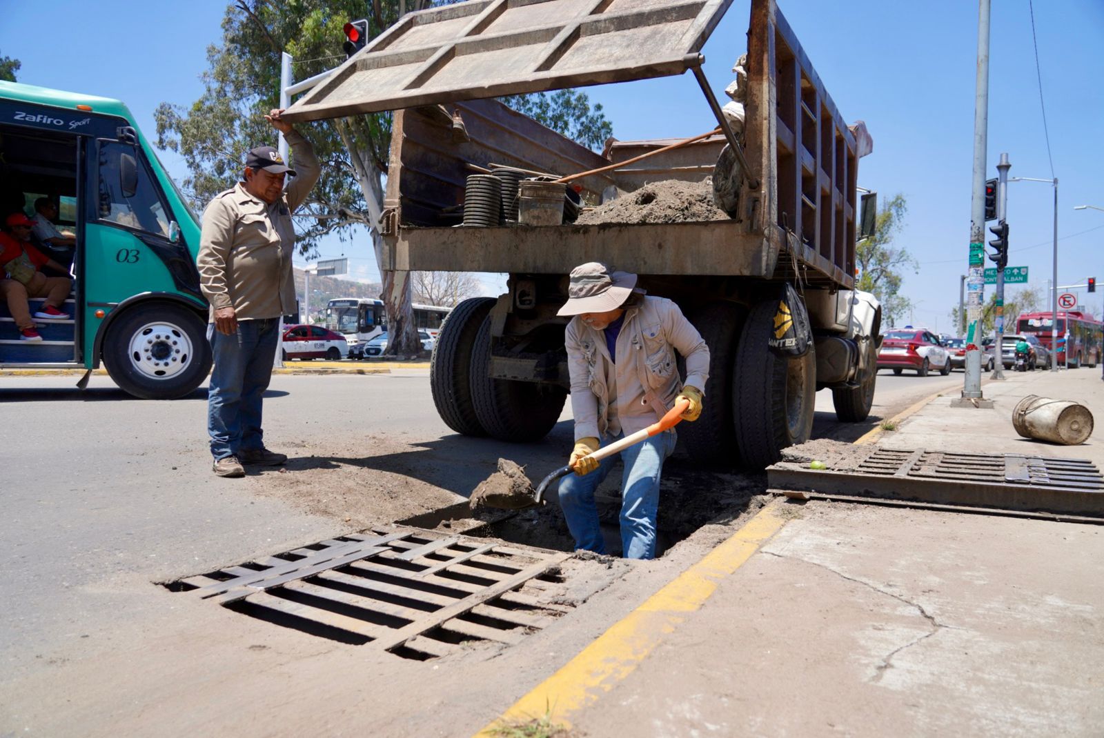 Intensifican Ceabien y Soapa labores de desazolve en Zona Metropolitana de Oaxaca tras recientes lluvias