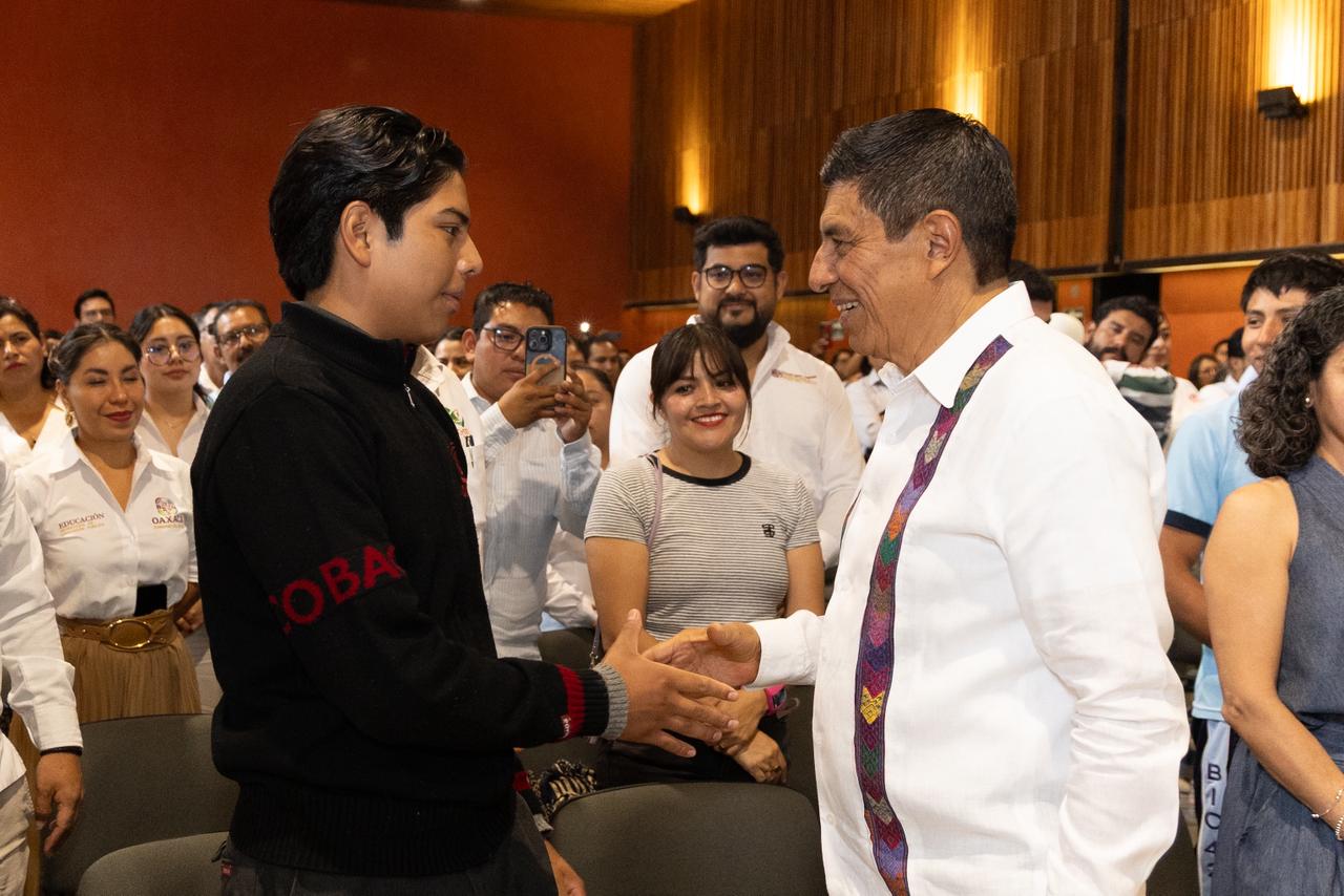 Garantiza Gobierno de Oaxaca acceso a internet para estudiantes de nivel medio superior