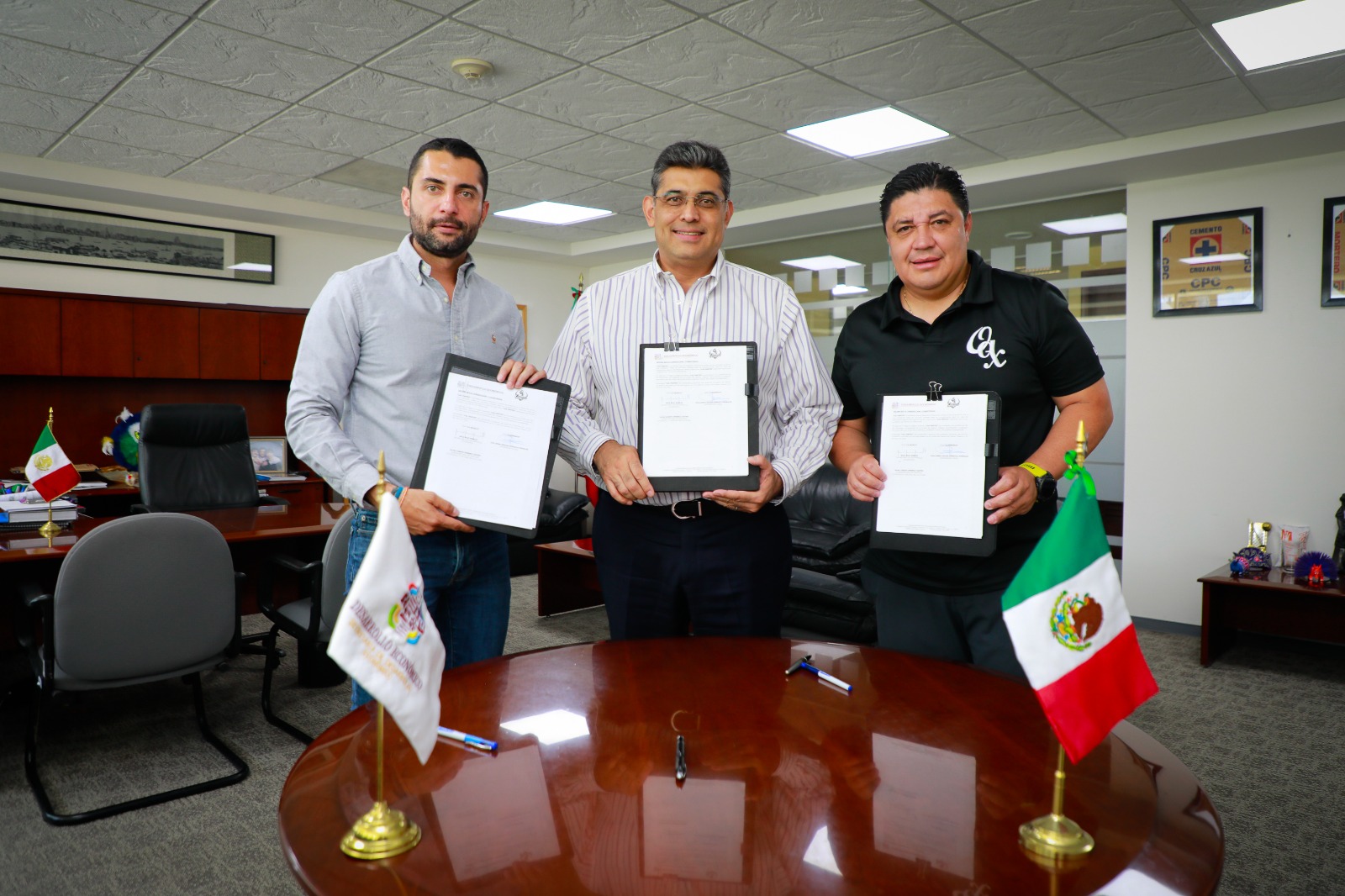 Sedeco y Guerreros de Oaxaca firman convenio para fortalecer la promoción de Hecho en Oaxaca