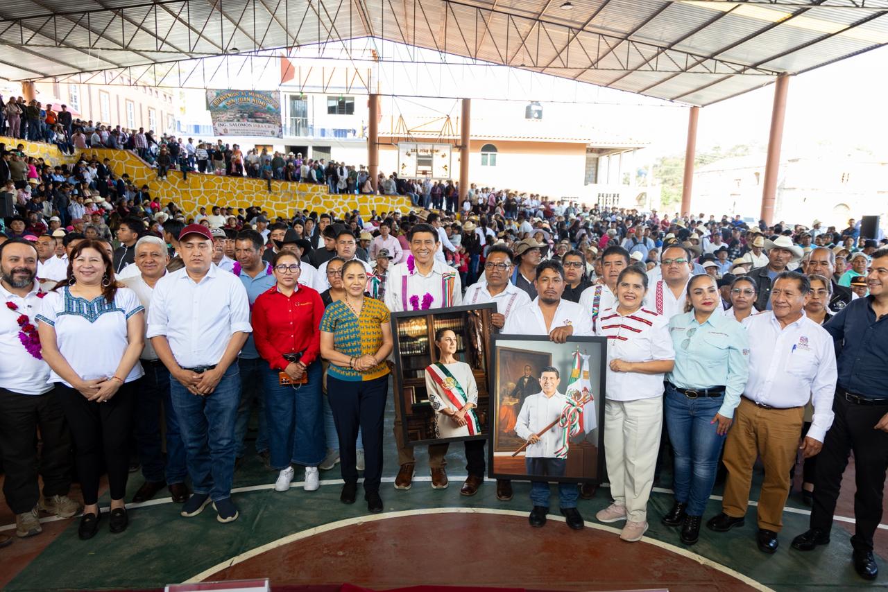 Anuncian infraestructura carretera, educativa y programas alimentarios para el bienestar de San Juan Ñumí