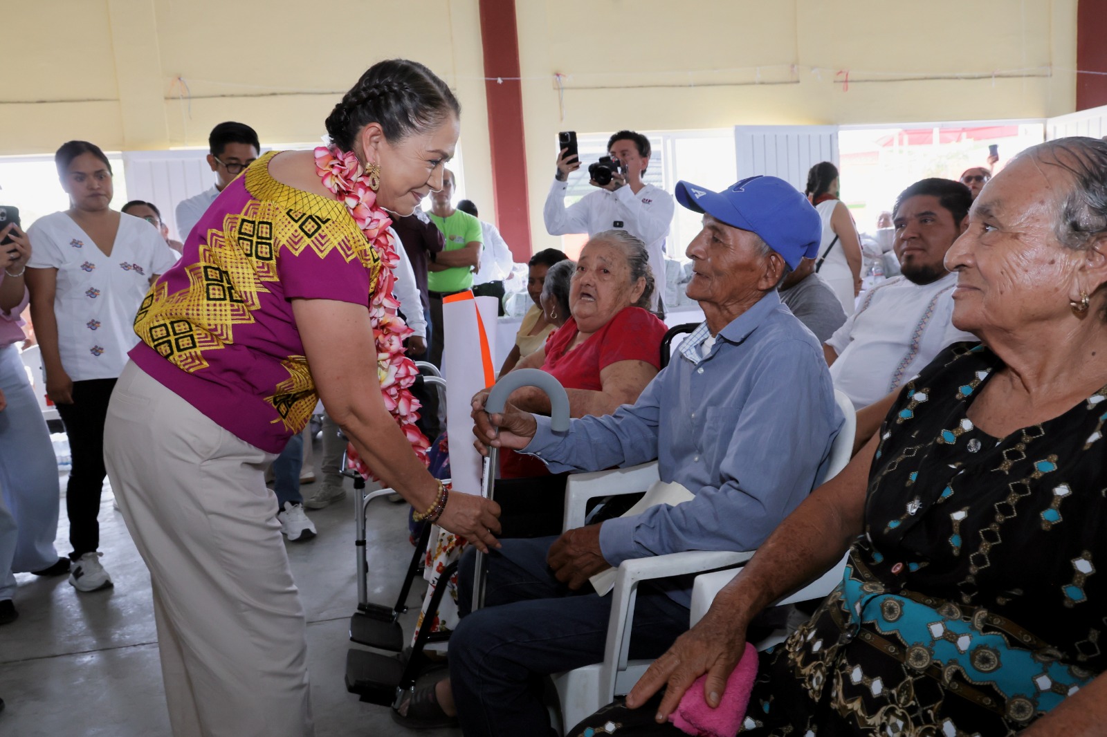 DIF Oaxaca entrega apoyos a grupos prioritarios en Santiago Ixtaltepec