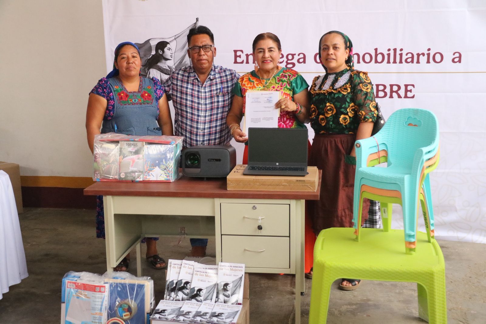 Entrega Secretaría de las Mujeres mobiliario a Centros LIBRE de Oaxaca
