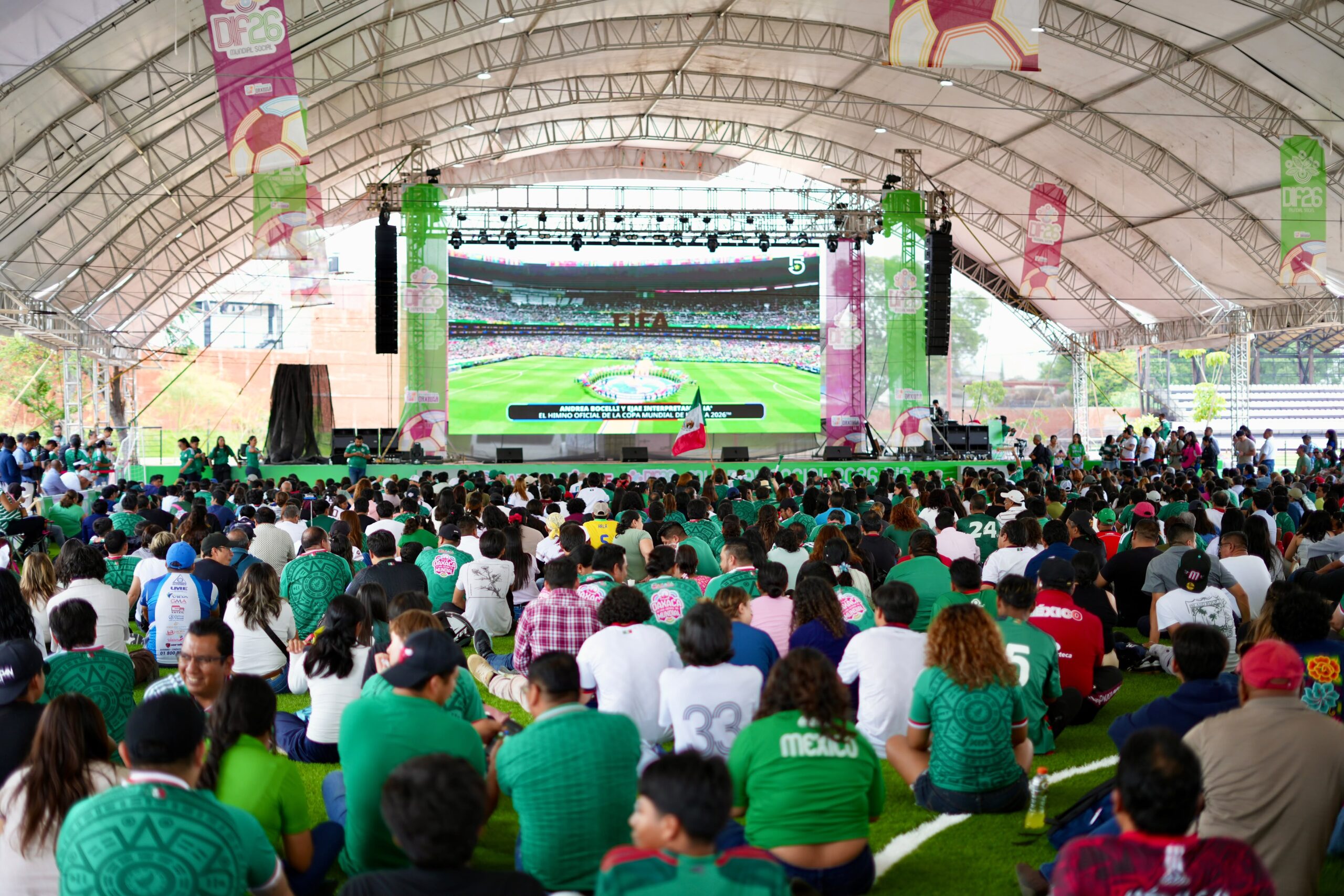 Vibra Parque Primavera Oaxaqueña con grito de ¡Goool!; Un éxito la transmisión de partido inaugural del Mundial 2026