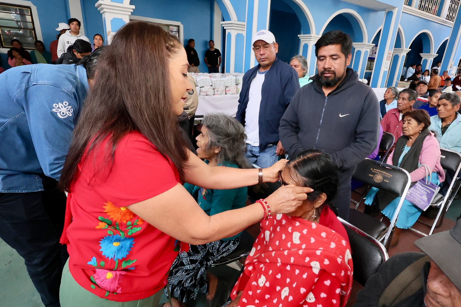 Fortalece DIF Oaxaca bienestar de familias en Valles Centrales con entrega de apoyos sociales