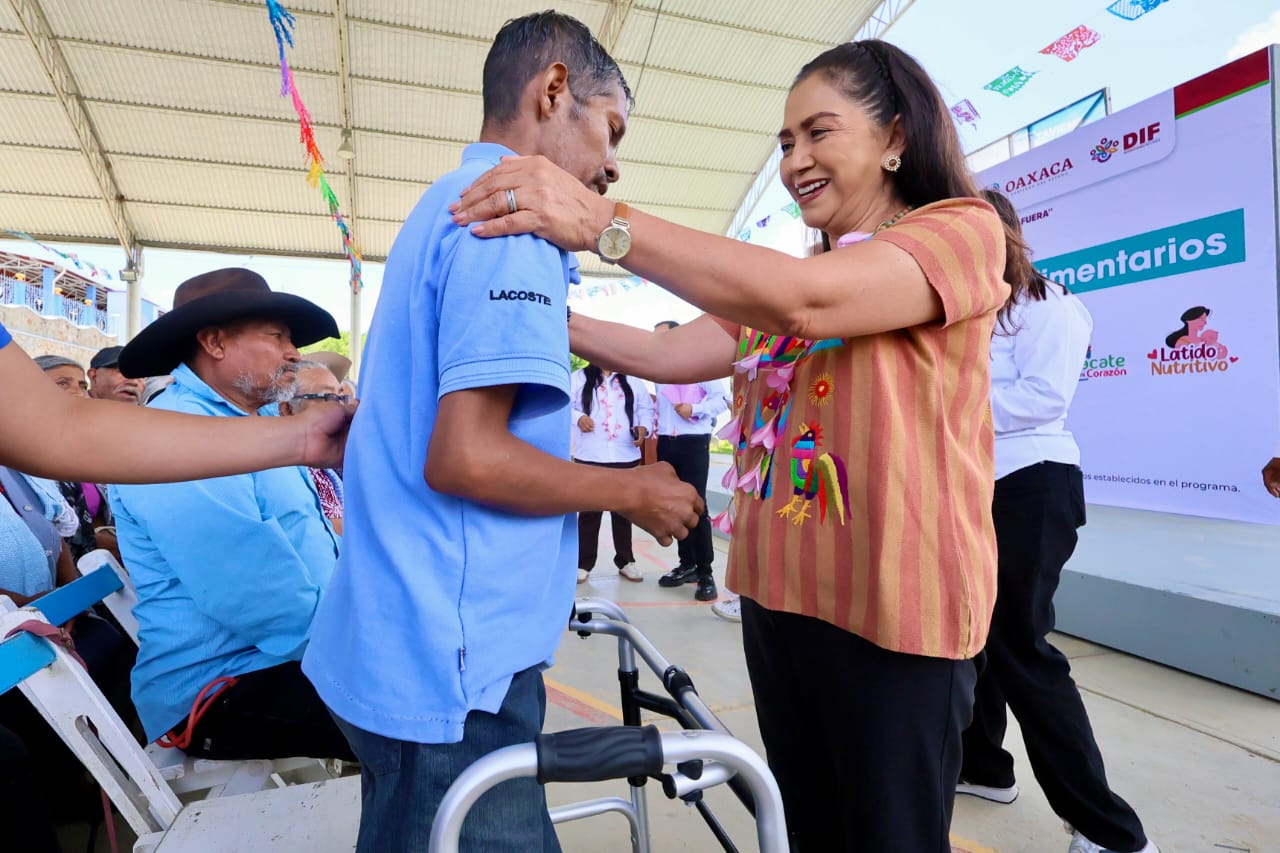 Continúa DIF Oaxaca con entrega de apoyos en Valles Centrales