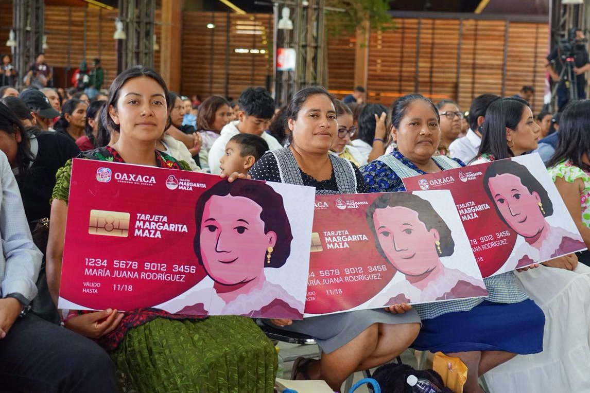 Con entrega de Tarjetas Margarita Maza, Salomón Jara fortalece el bienestar de jefas de familia de los Valles Centrales