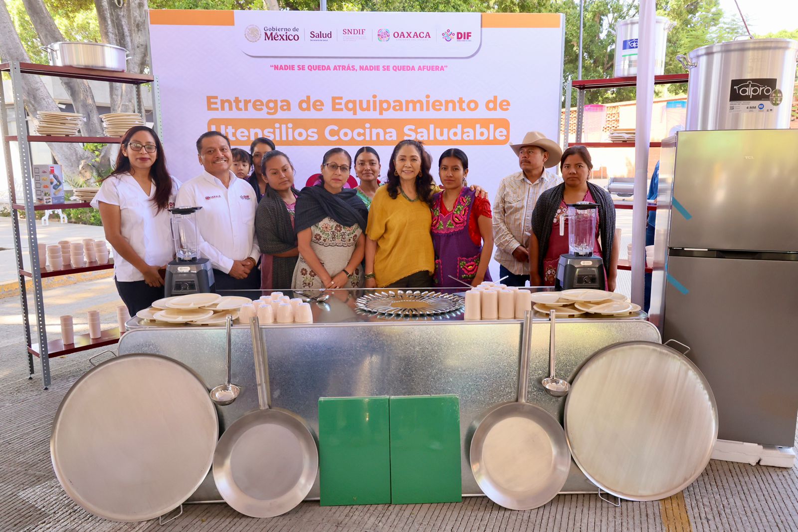 Entrega DIF Oaxaca equipamientos Cocina Saludable para fortalecer la alimentación de la niñez en Valles Centrales