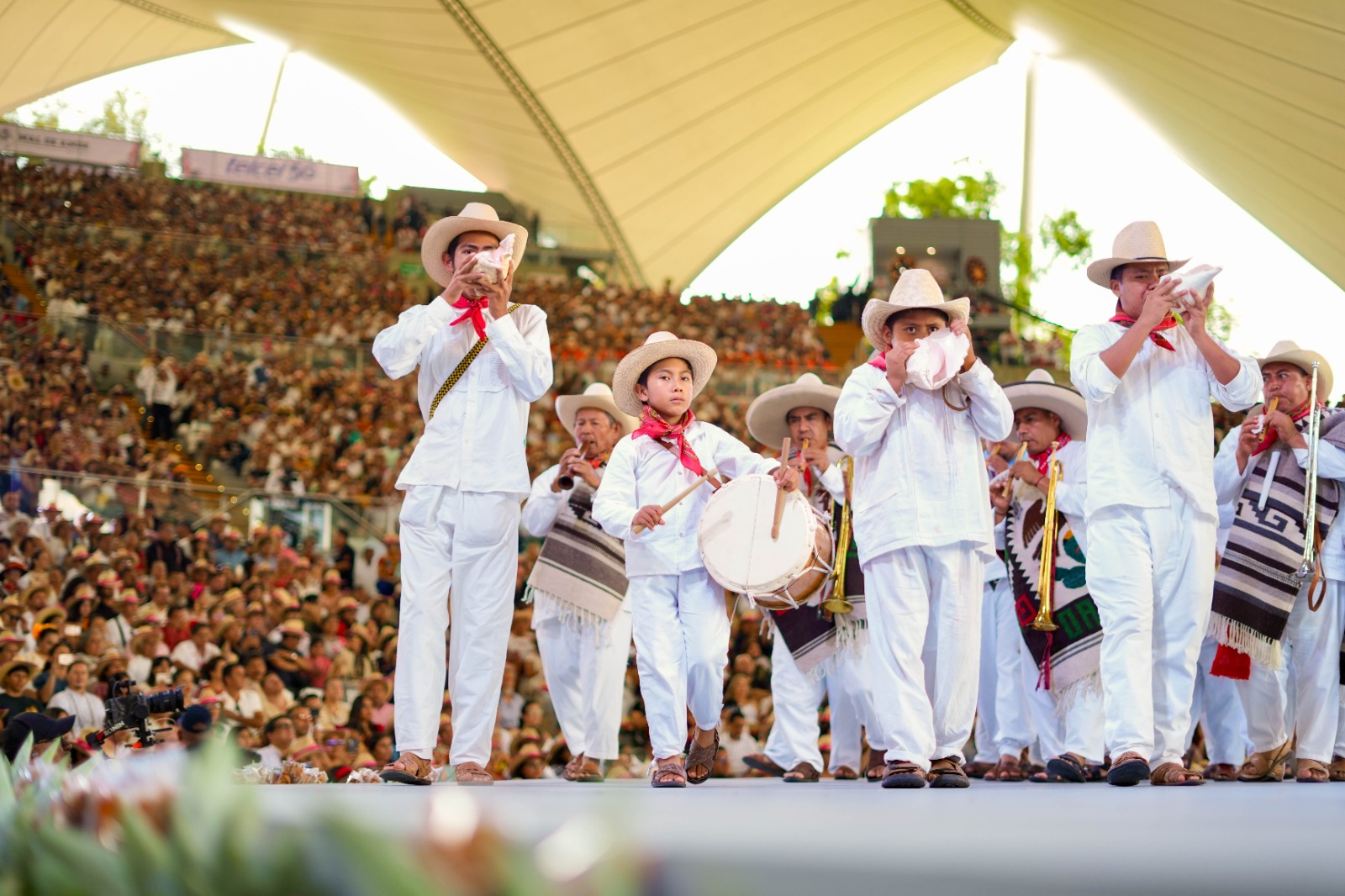 ¡Vibra auditorio Guelaguetza!, inicia cuarta emisión de los Lunes del Cerro