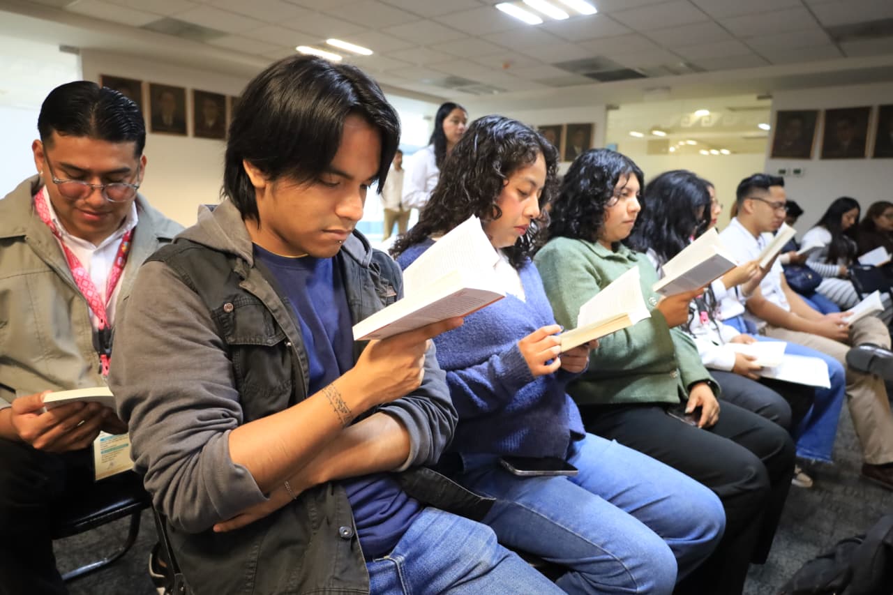 Mes con mes fomentan hábitos por la lectura entre estudiantes oaxaqueños