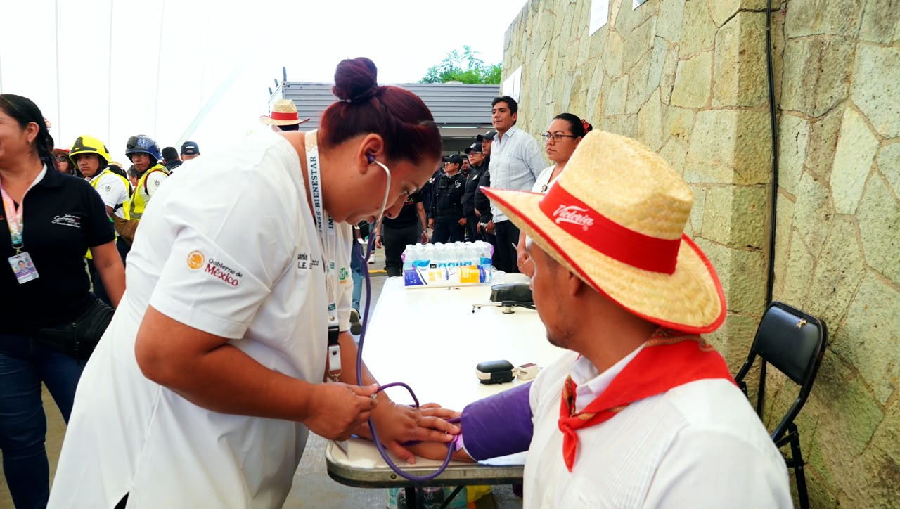Implementa SSO acciones de salud pública en la Octava del Lunes del Cerro 2026