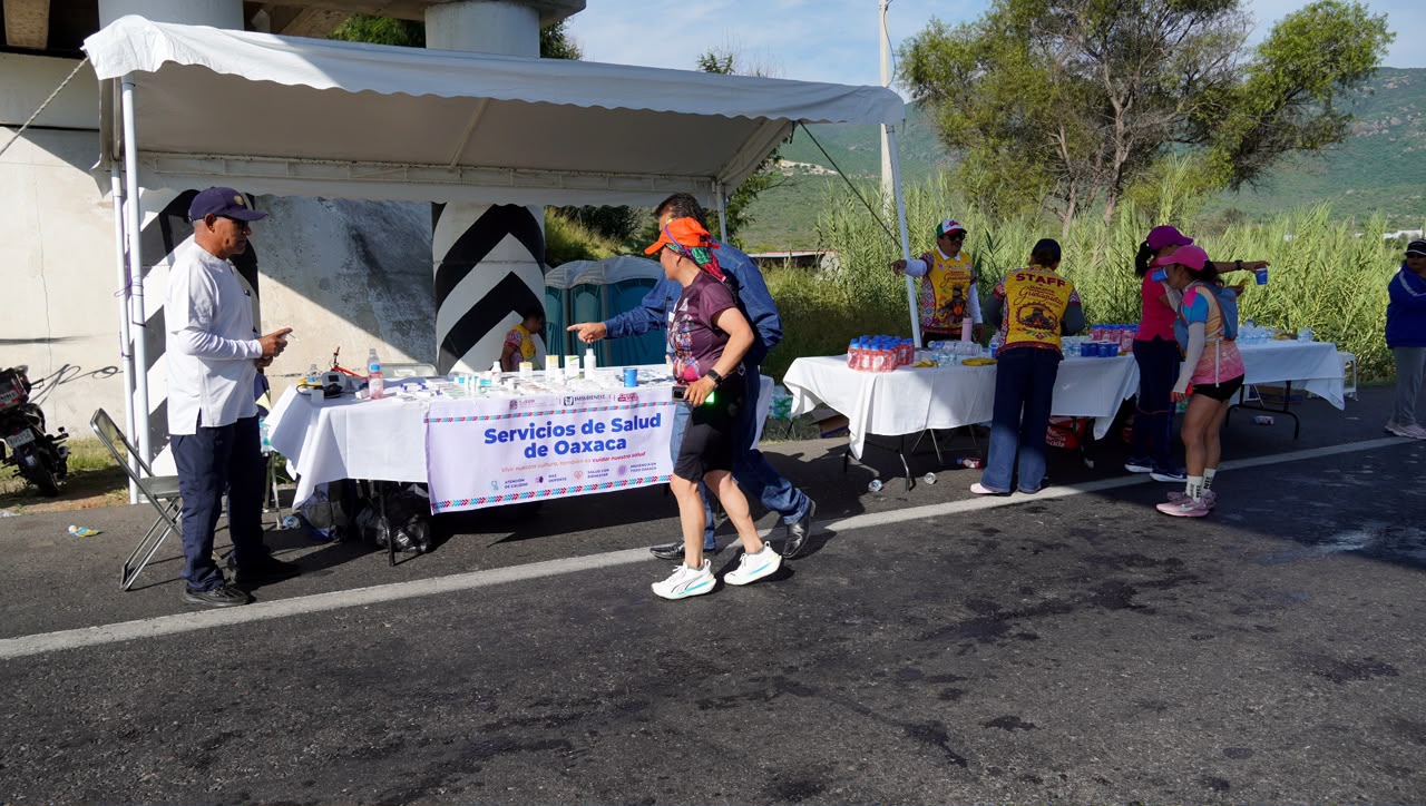OTORGA SSO ATENCIÓN MÉDICA PREHOSPITALARIA A ATLETAS PARTICIPANTES EN EL MARATÓN INTERNACIONAL GUELAGUETZA 2026