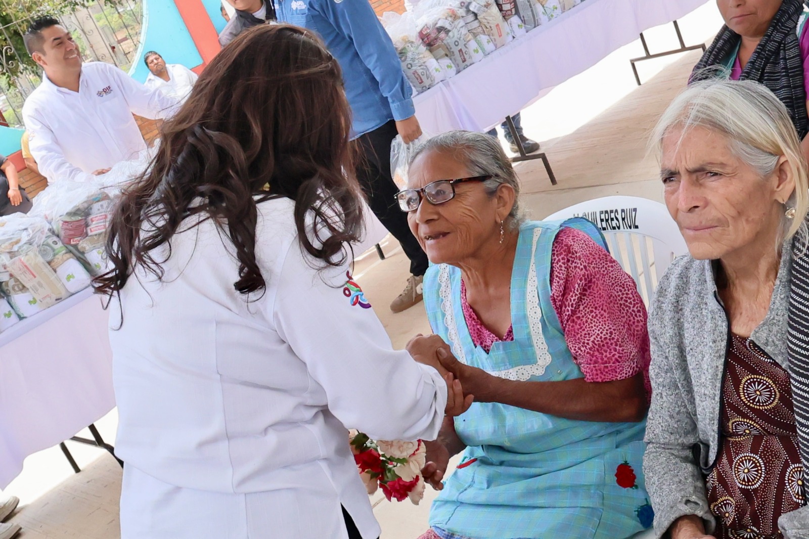 Fortalece DIF Oaxaca atención en la región Sierra Sur