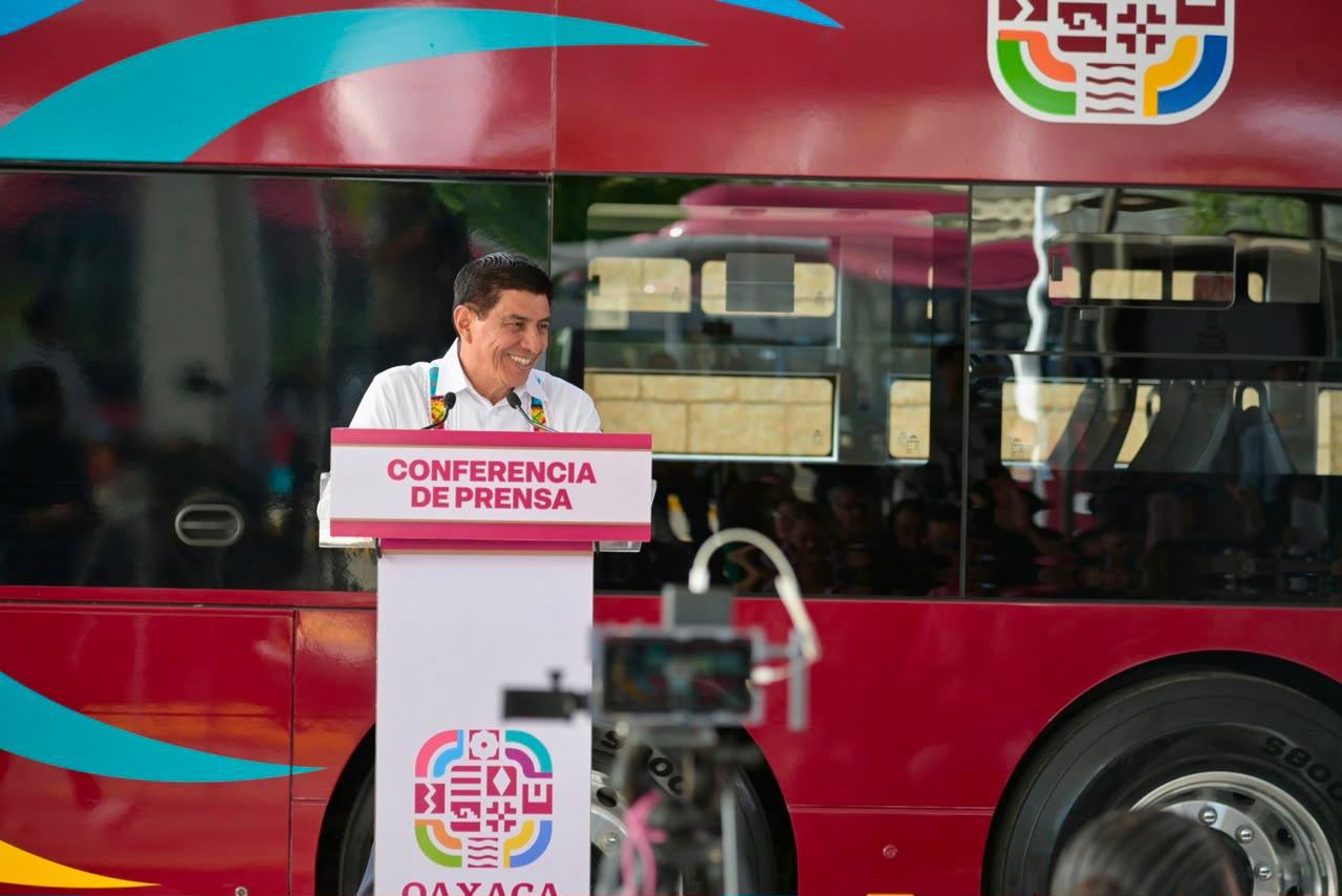 Arranca Salomón Jara nueva ruta de BinniBus Oaxaca, contará con unidades de dos pisos