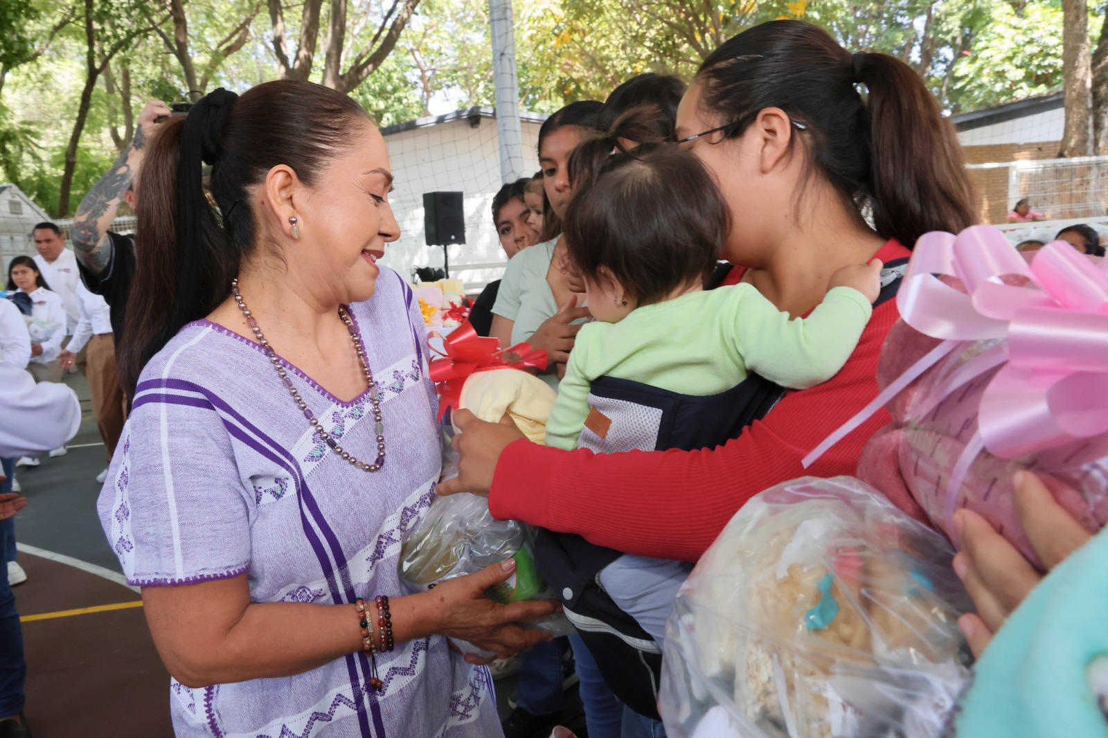 Entrega DIF Oaxaca dotaciones alimentarias a mujeres embarazadas y en periodo de lactancia que favorecen su nutrición
